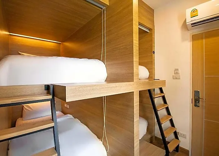 Oyo 753 Atnest Hotel 2*